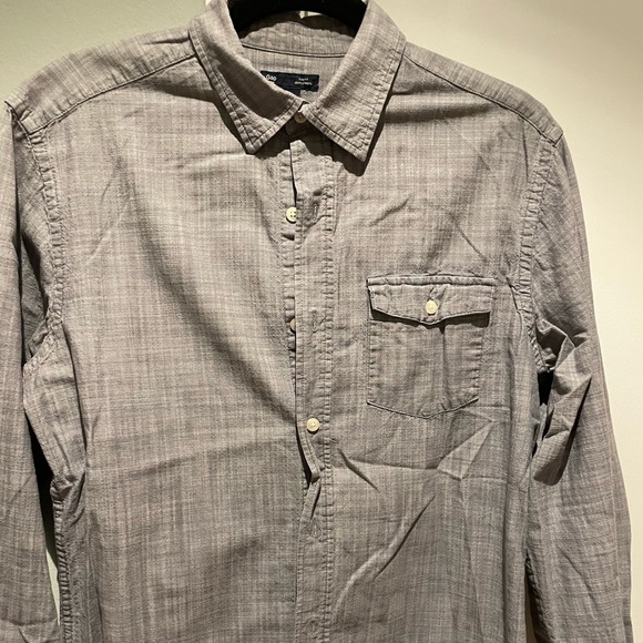 Mens GAP button down - Picture 2 of 3